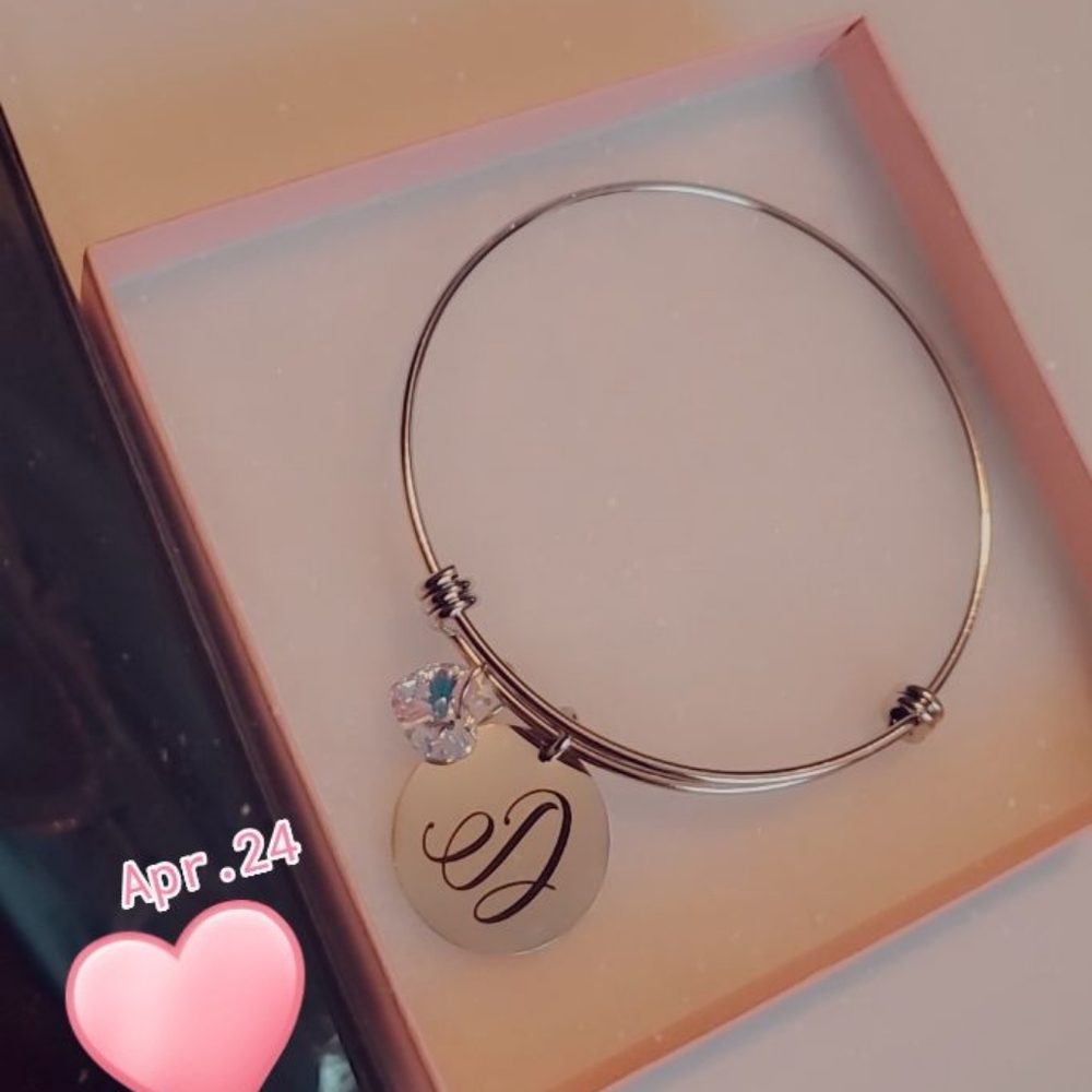 Adjustable bangles